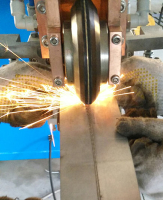 Welding 1000mm Lurus Seam Sheet Metal Welding Machine Longitudinal Seam Welder